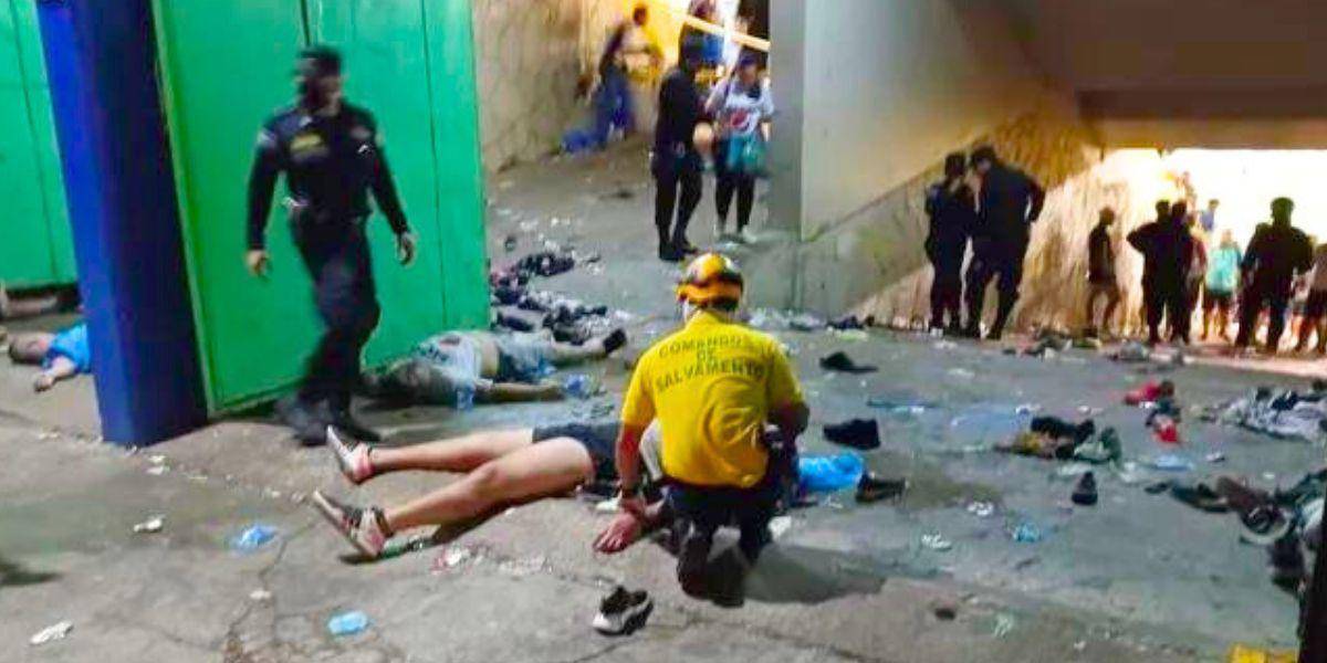 Tragedia en El Salvador: 12 muertos y cientos de heridos en estampida de estadio deportivo