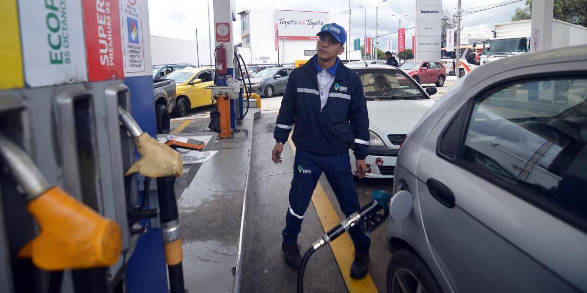 Petroecuador fija el precio de la gasolina súper en USD 3,61 para diciembre