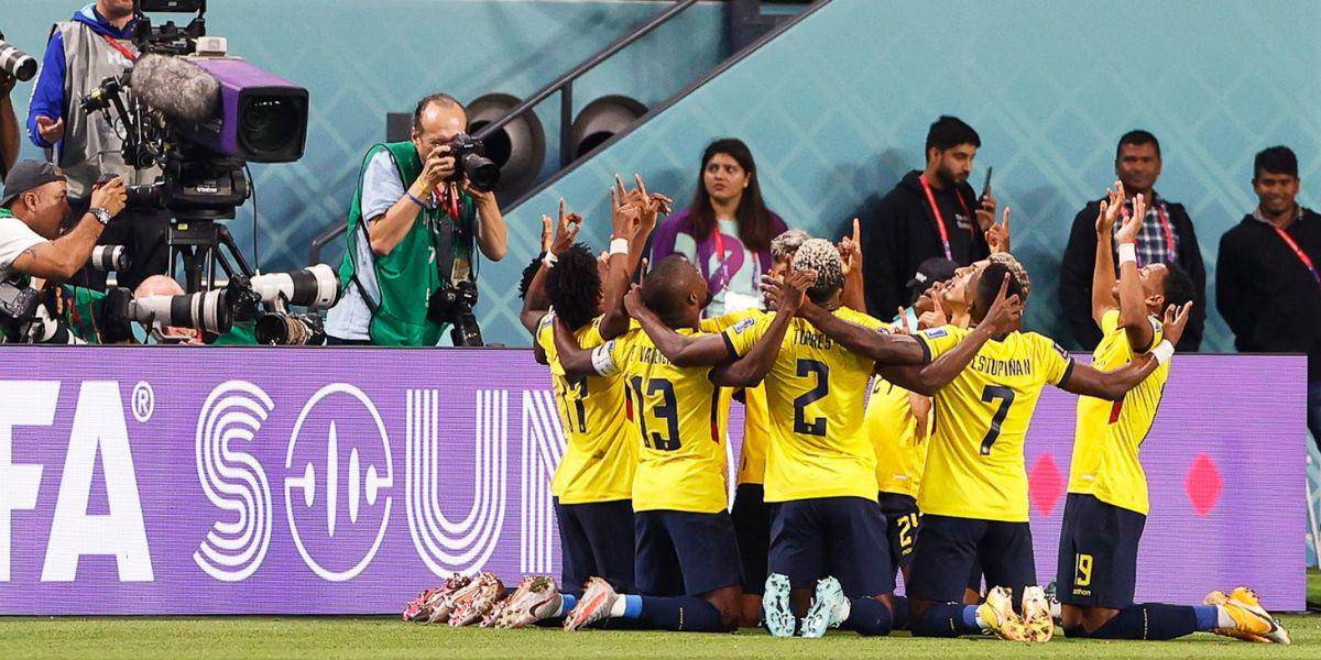 Famosos que apoyaron a Ecuador desde las gradas del Mundial Qatar 2022 en partido contra Senegal
