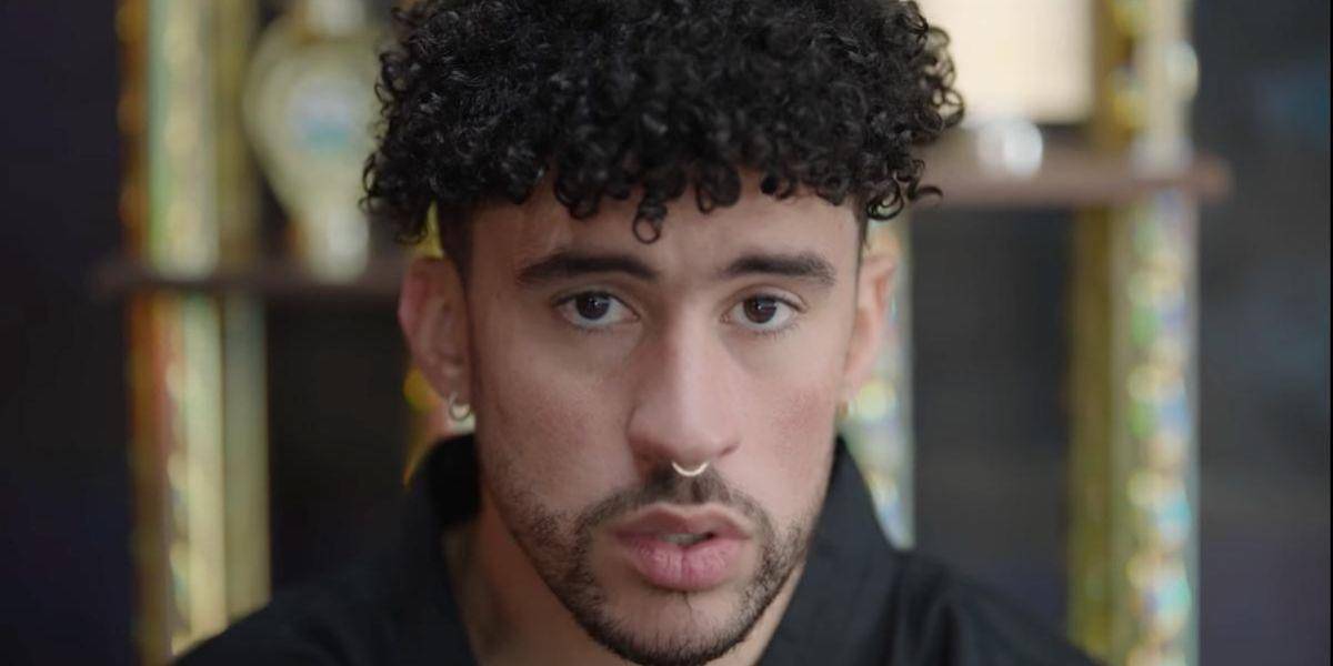 Bad Bunny sorprende en restaurante puertorriqueño junto a todo su personal