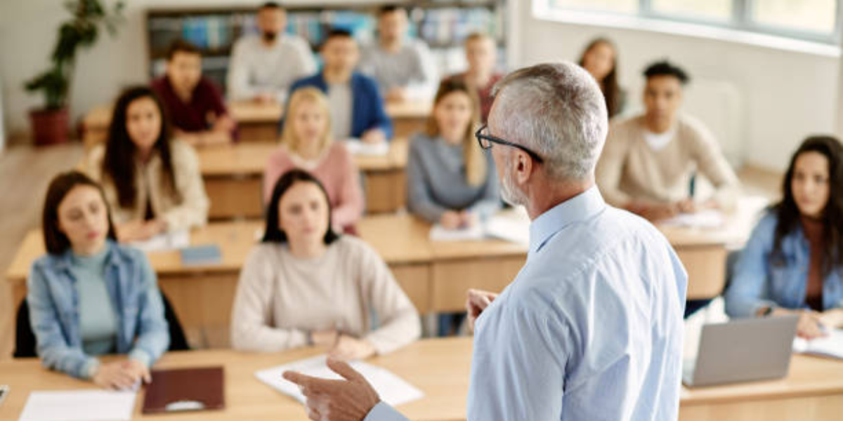 Oportunidad laboral: Universidad en Quito abre convocatoria para profesores ¿Cómo puedes postular?