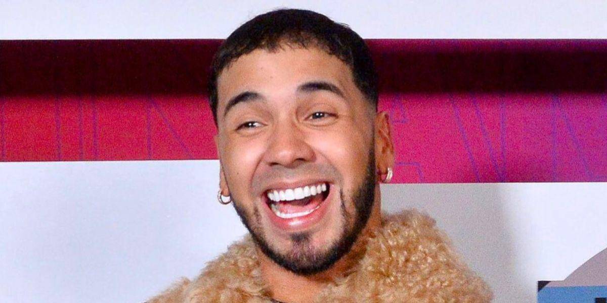 Anuel AA arremete contra Feid obscenamente, el interés amoroso de su ex, Karol G