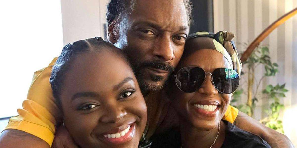 La hija de Snoop Dogg, Cori Broadus, sufrió un derrame cerebral severo