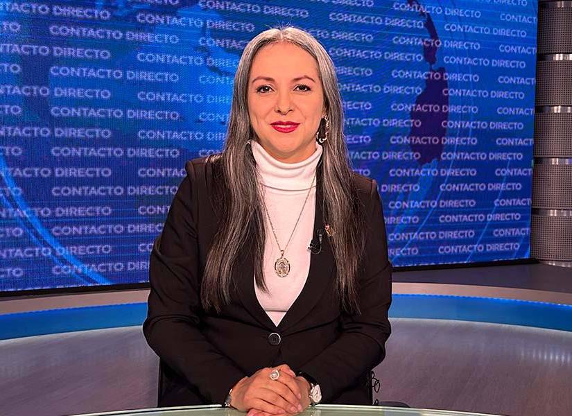 La vicealcaldesa María Fernanda Racines en el set de Ecuavisa en Quito.