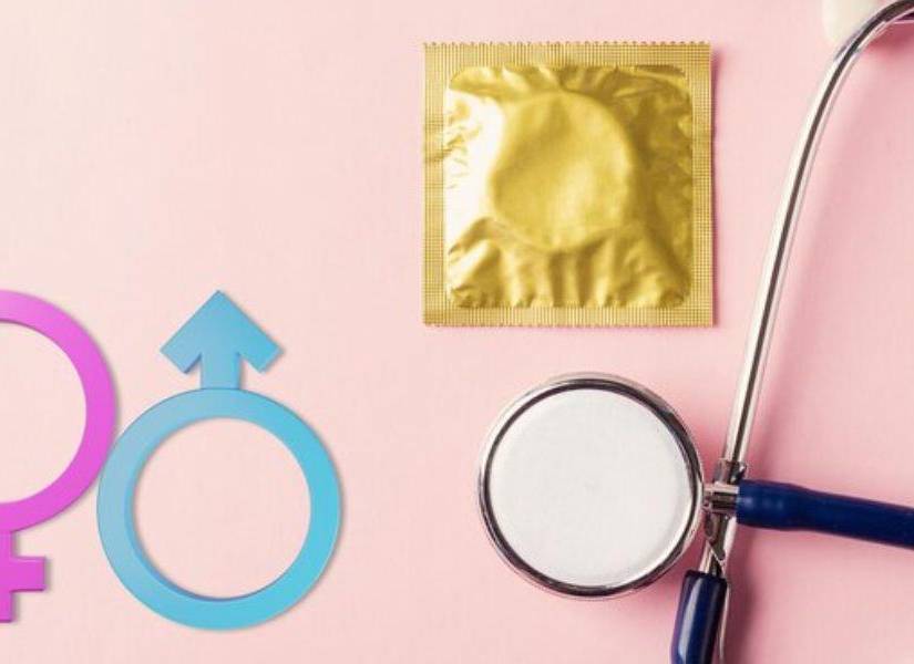Imagen referencial a un condón, el método anticonceptivo más común entre hombre y mujeres que tienen una vida sexual activa.