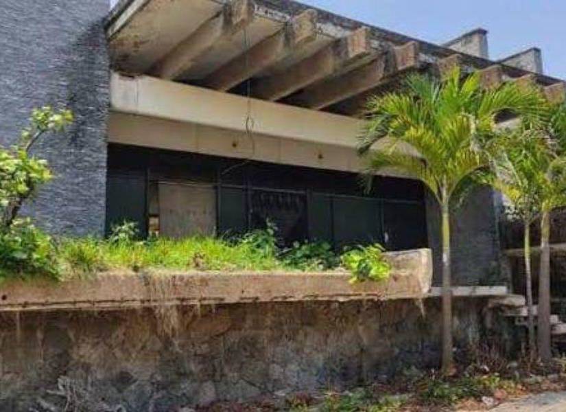 Exteriores de la casa donde vivió Salma Hayek en una imagen de archivo.