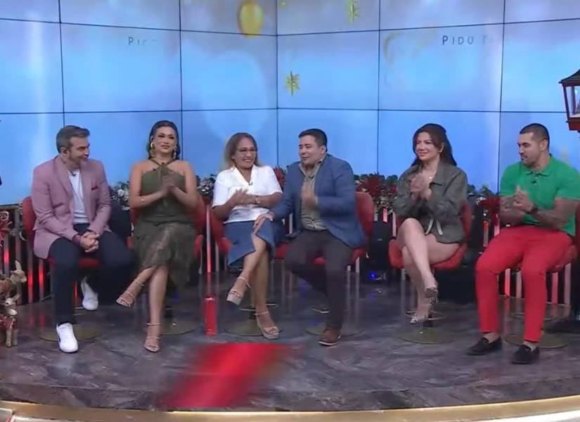 Elenco de En Contacto en una imagen de archivo.