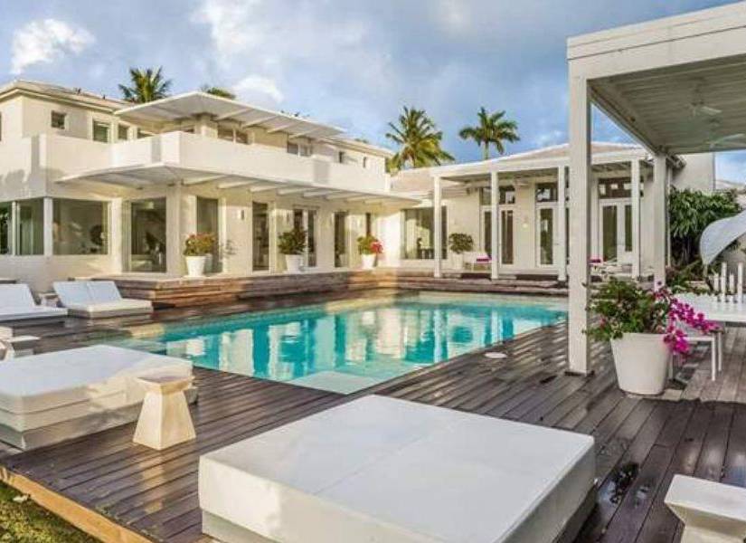 Icónica piscina en la nueva casa de Shakira en Miami en una imagen de archivo.
