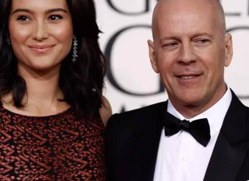 Fotografía del actor Bruce Willis junto a su esposa Ema Heming.