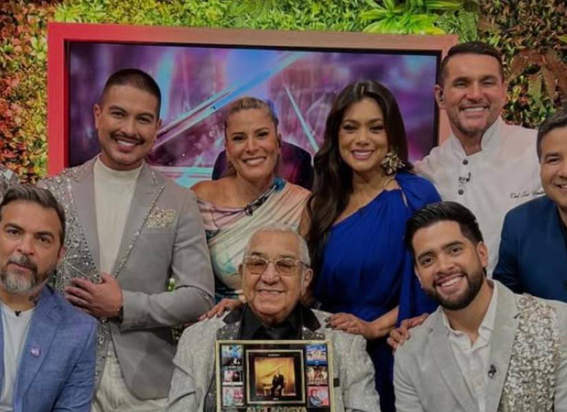 Alci Acosta junto al elenco de En Contacto en una imagen de archivo.