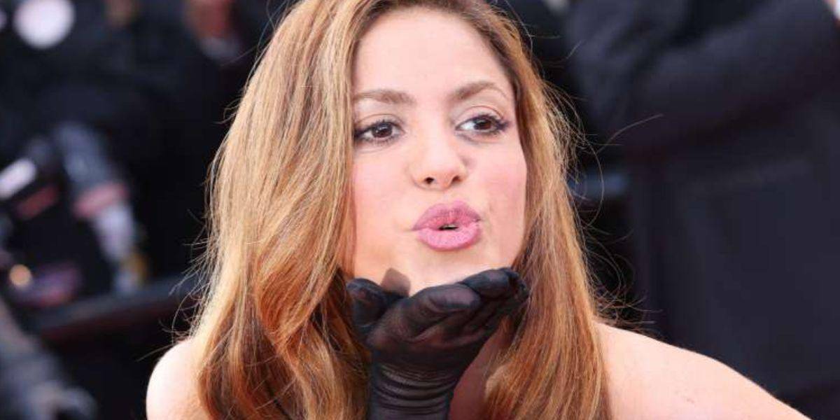 Shakira encanta con viral video surfeando como profesional: Es Barbie Malibú