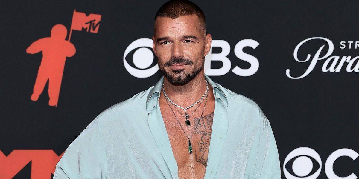 Ricky Martin desafía la edad y la censura con una selfie que incendia las redes