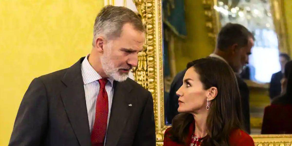 Una selfie en el baño desata el escándalo en la corona real española: acusan a la reina Letizia de infidelidad en el pasado