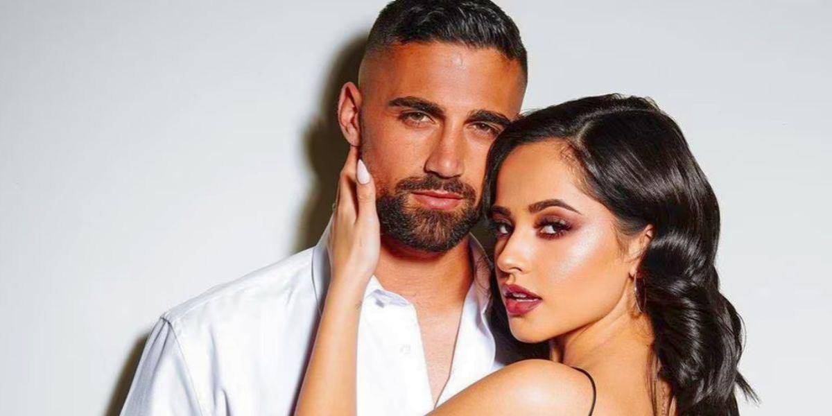 Becky G declara por primera vez sobre la infidelidad de su novio, Sebastián Lletguet, dos meses después de haberse comprometido