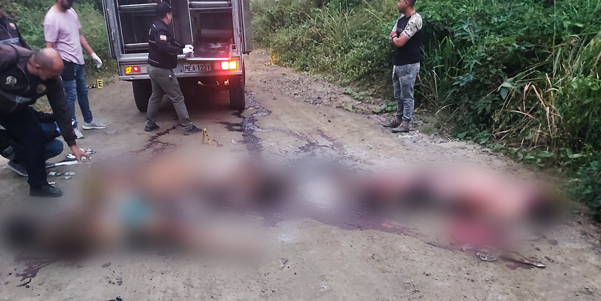 Macabro hallazgo en vía Portoviejo-Manta: 4 sujetos fueron baleados y quemados
