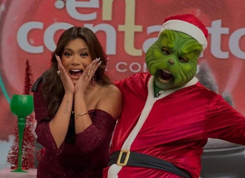 Dora West junto al Grinch en una imagen de archivo.