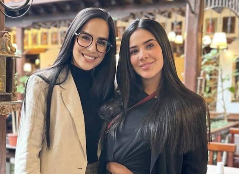 Iesmin (i) y Michella (d) en Cuenca.