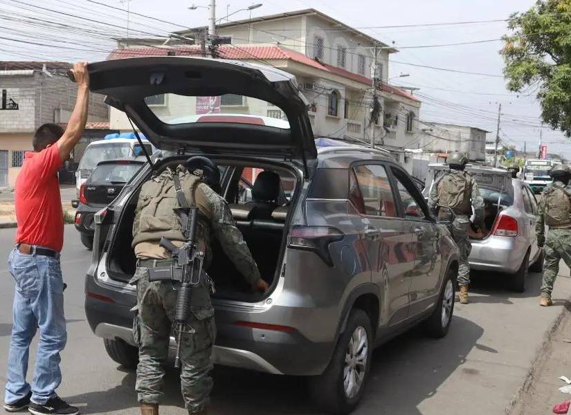Los controles militares en las zonas más conflictivas del país.