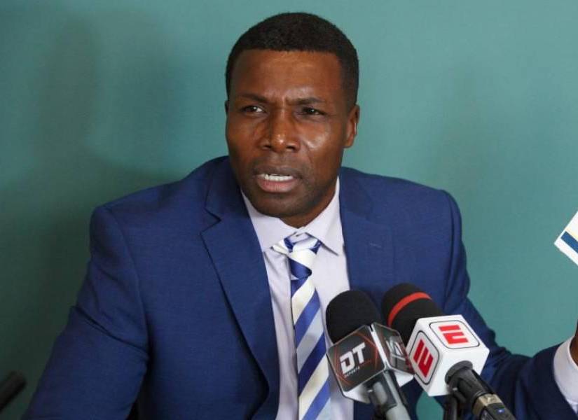 Carlos Tenorio reclamó a Francisco Egas por su elección de Sebastián Beccacece.