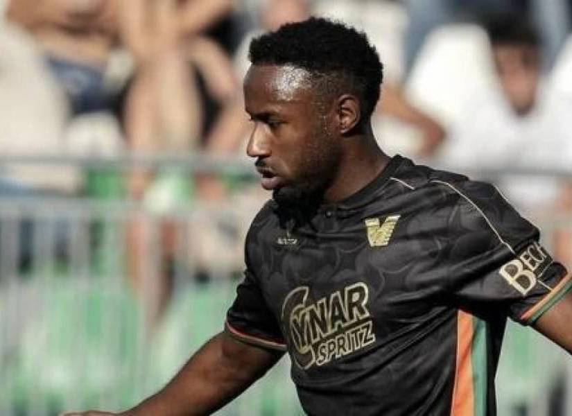 John Yeboah y Venezia jugarán en la Serie B en la próxima temporada.