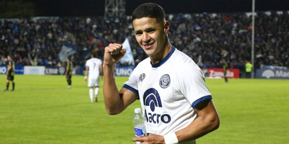 Liga de Quito busca al paraguayo Alex Arce, goleador del ascenso argentino
