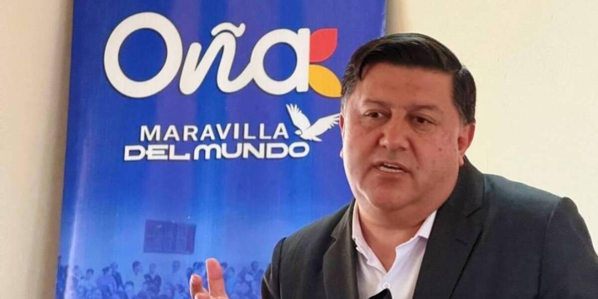 Trece de quince alcaldes de Azuay firman apoyo al Gobierno