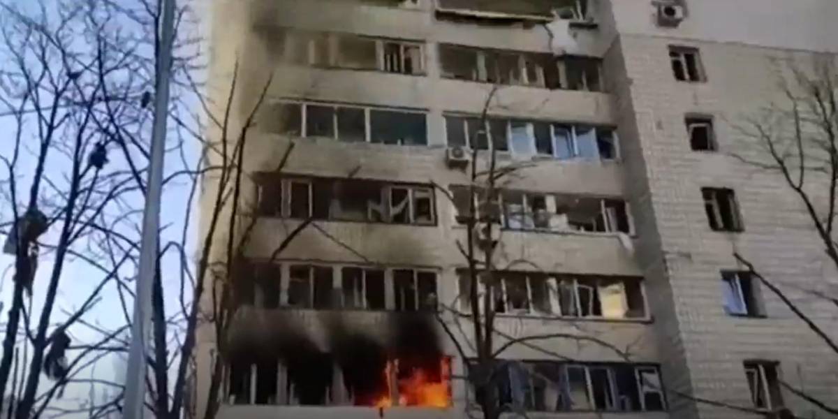 Rusia bombardea dos edificios residenciales en Kiev