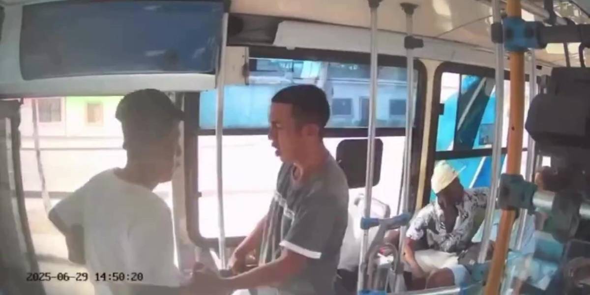 Uno de los asaltantes de un bus en el sur de Guayaquil fue capturado