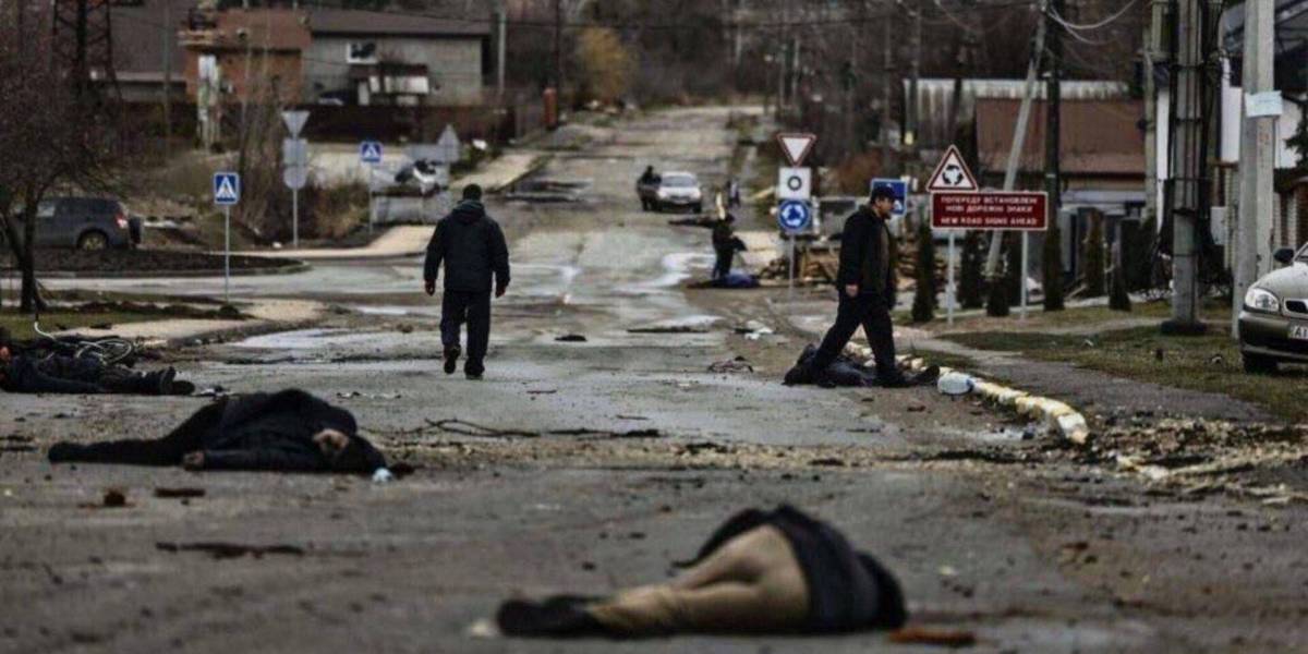 Ucrania revela imágenes de una masacre en Bucha; Europa y EE.UU. dicen que Putin comete crímenes de guerra