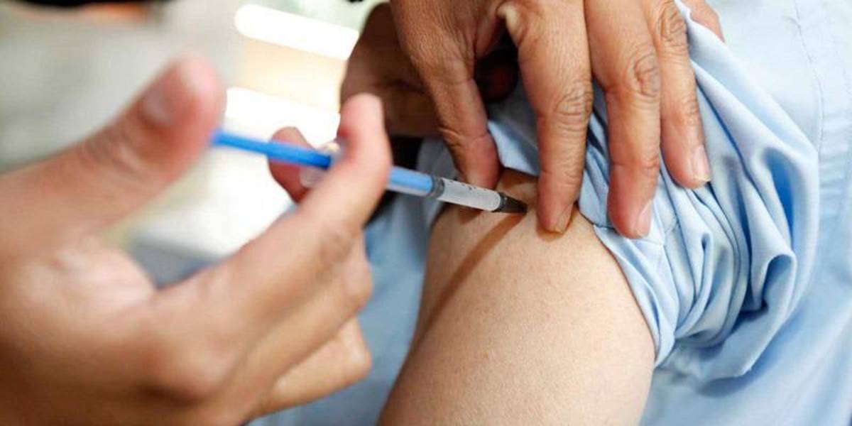 La Campaña Nacional de Vacunación contra la Influenza se extiende, en Ecuador