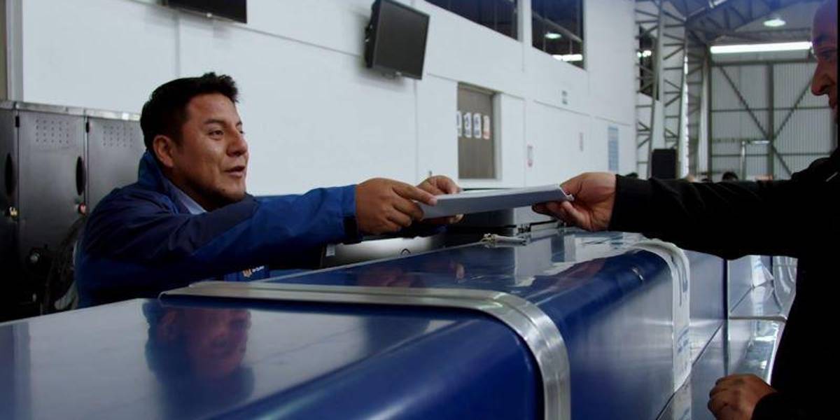 Trámite de transferencia de dominio de vehículos en Quito: requisitos y pasos en 2025