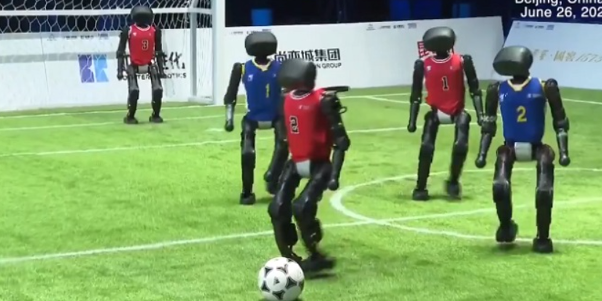 China realiza el primer campeonato de fútbol exclusivamente de robots humanoides
