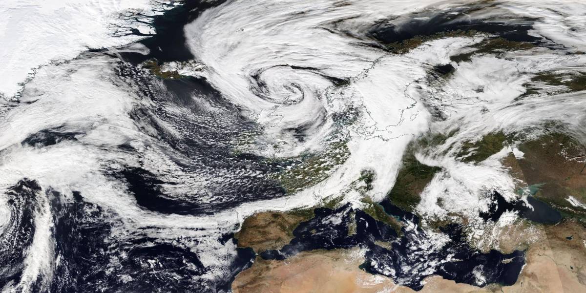 Tormenta Amy golpea el norte de Europa con fuerza