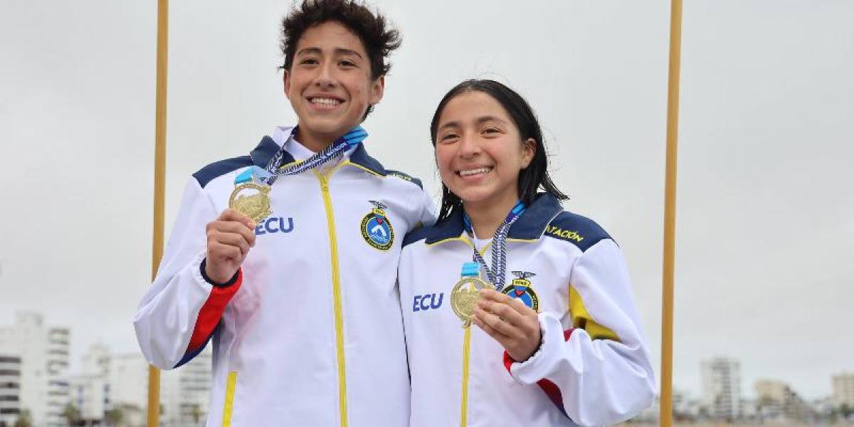 Juan Aguirre y Rafaela Coello consiguieron medalla de oro en la Copa del Pacífico de aguas abiertas