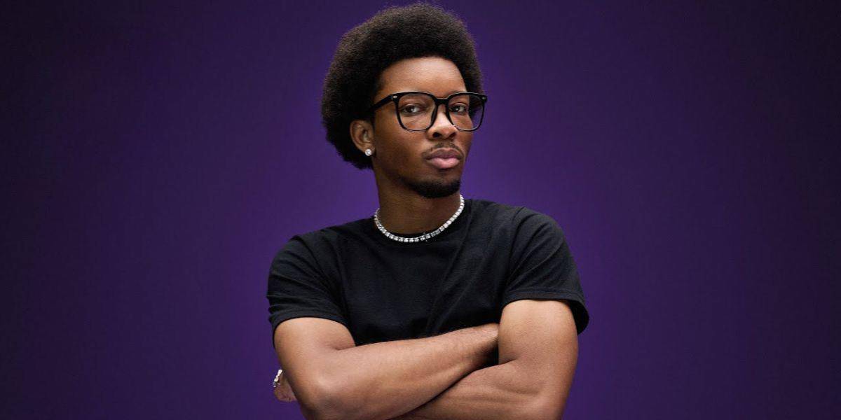 Hallan un cadáver en descomposición en el Tesla del cantante D4vd