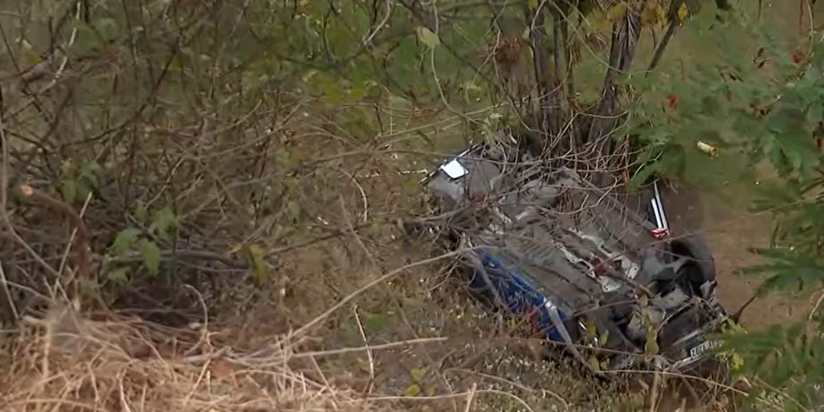 Guayaquil: Un carro se volcó en Urdenor e interrumpió un baby shower