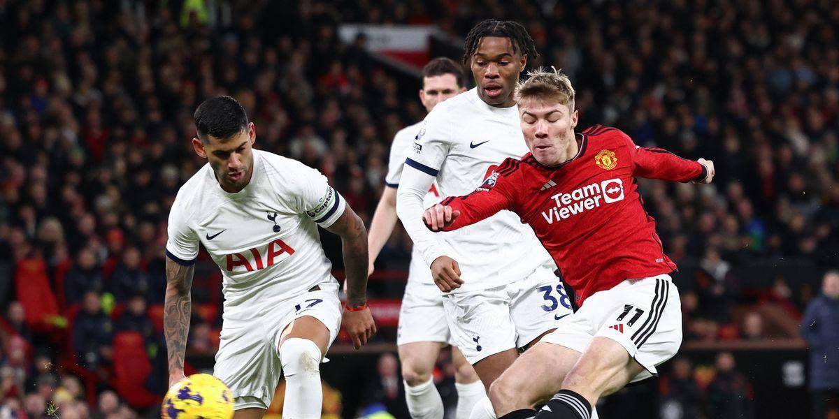 Manchester United y Tottenham empatan en intenso partido por la Premier League