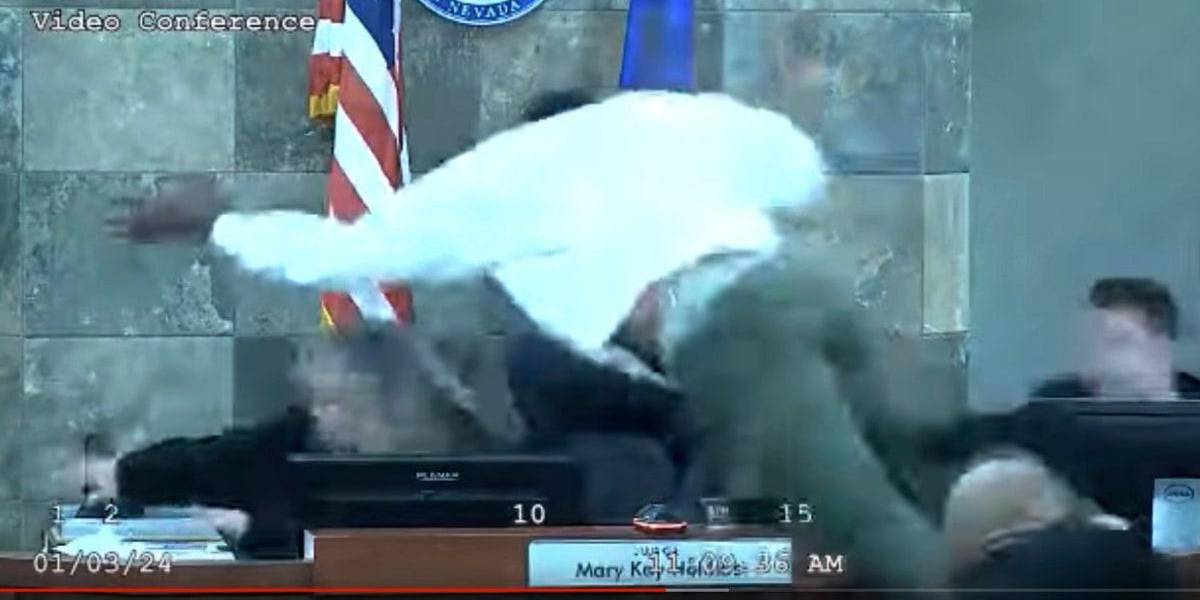 VIDEO: una jueza de EE.UU. es atacada luego de negar a un detenido la libertad condicional
