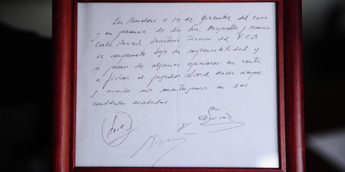 Arranca la subasta por la servilleta donde Messi firmó su primer contrato con el FC Barcelona