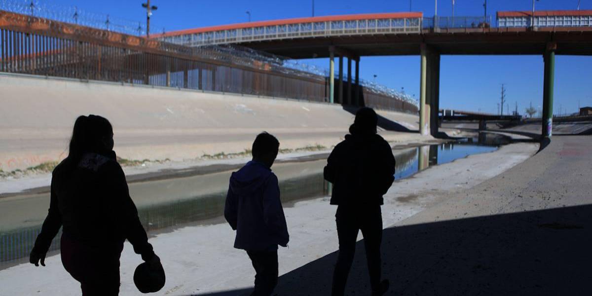 Repatrian restos de dos migrantes ecuatorianas muertas tras cruzar a EE.UU.