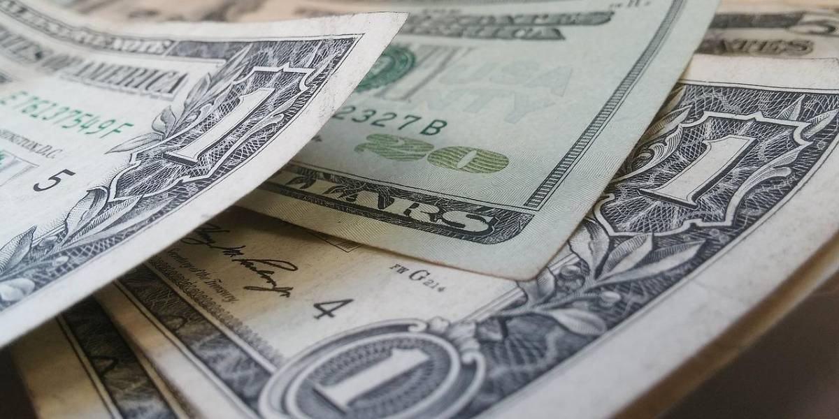 Clientes de Coop. de Ahorro y Crédito Armada Nacional exigen devolución de su dinero