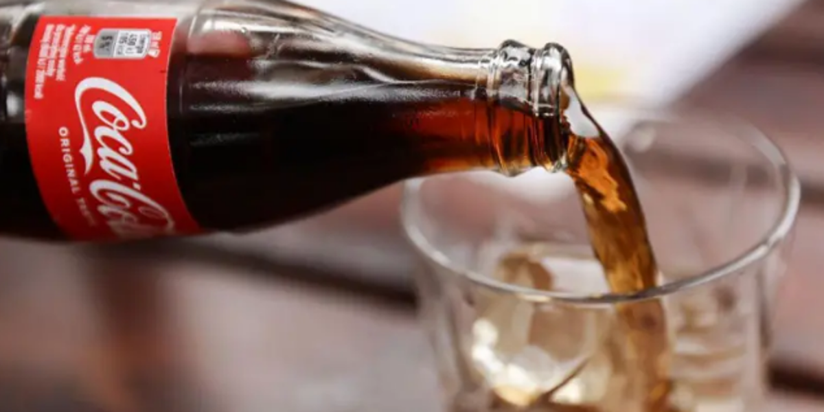 Por qué Trump quiere que Coca-Cola cambie un ingrediente clave de la bebida gaseosa en Estados Unidos