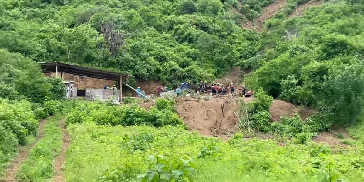 Un hombre falleció sepultado por un talud en Manta