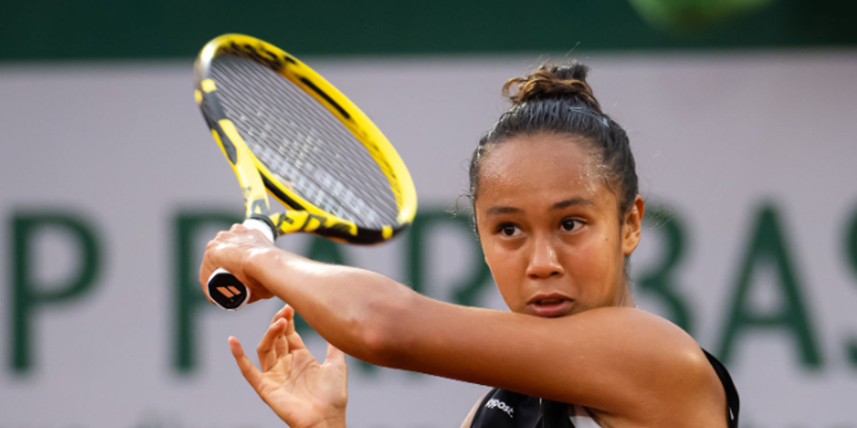 Leylah Fernández derrotó a Bencic y avanzó de ronda en Roland Garros