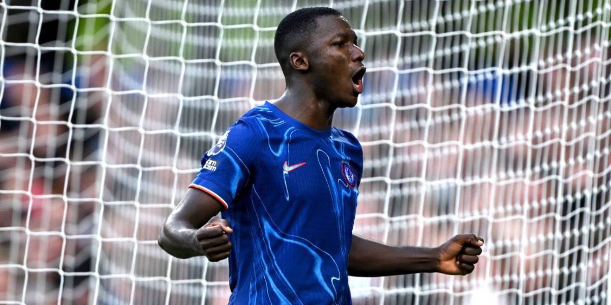 Moisés Caicedo va por su boleto a la final de la Conference League