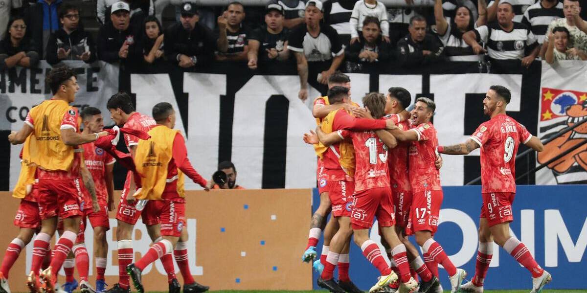 Copa Libertadores: Argentinos Juniors sorprende a Corinthians en el grupo que comparte con IDV