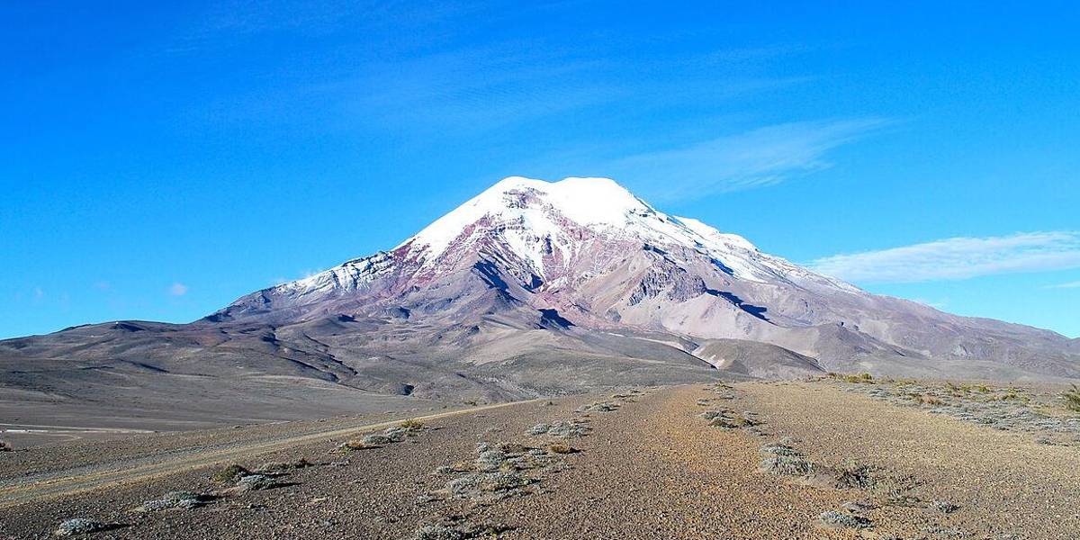 Ministerio de Ambiente presentó denuncia por extorsión ante cobros por subir al volcán Chimborazo