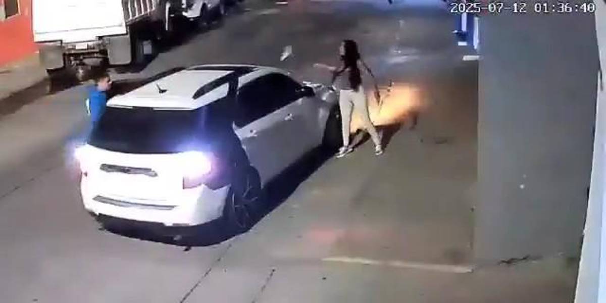 México: Hombre asesina a una mujer con un fusil