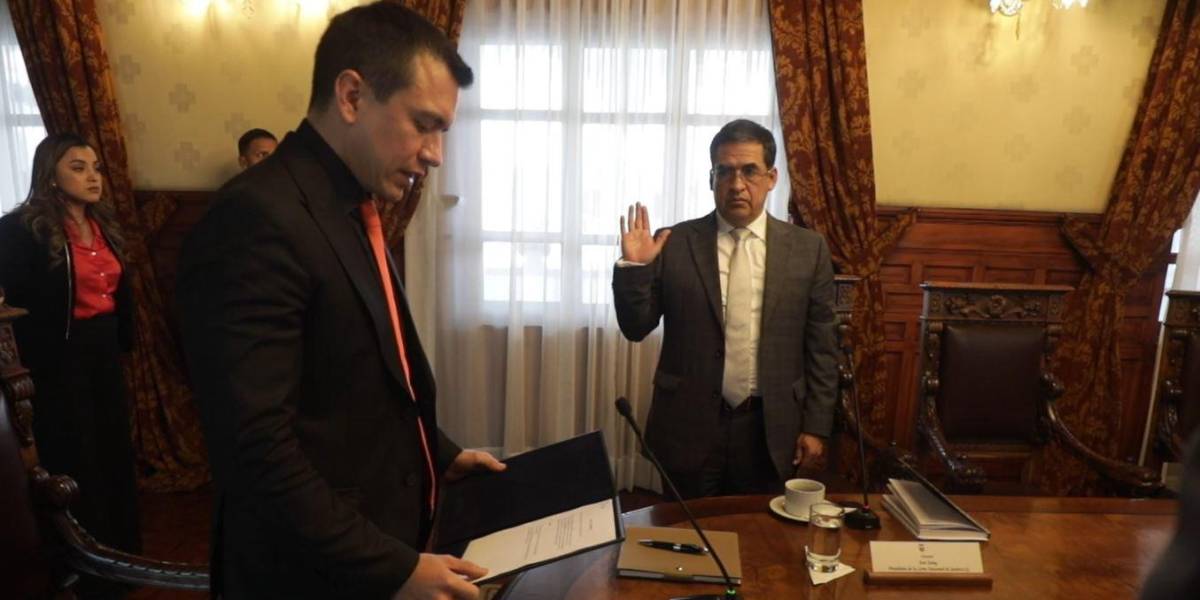 Noboa tomó juramento a José Suing, presidente de la Corte Nacional de Justicia, como miembro del Cosepe