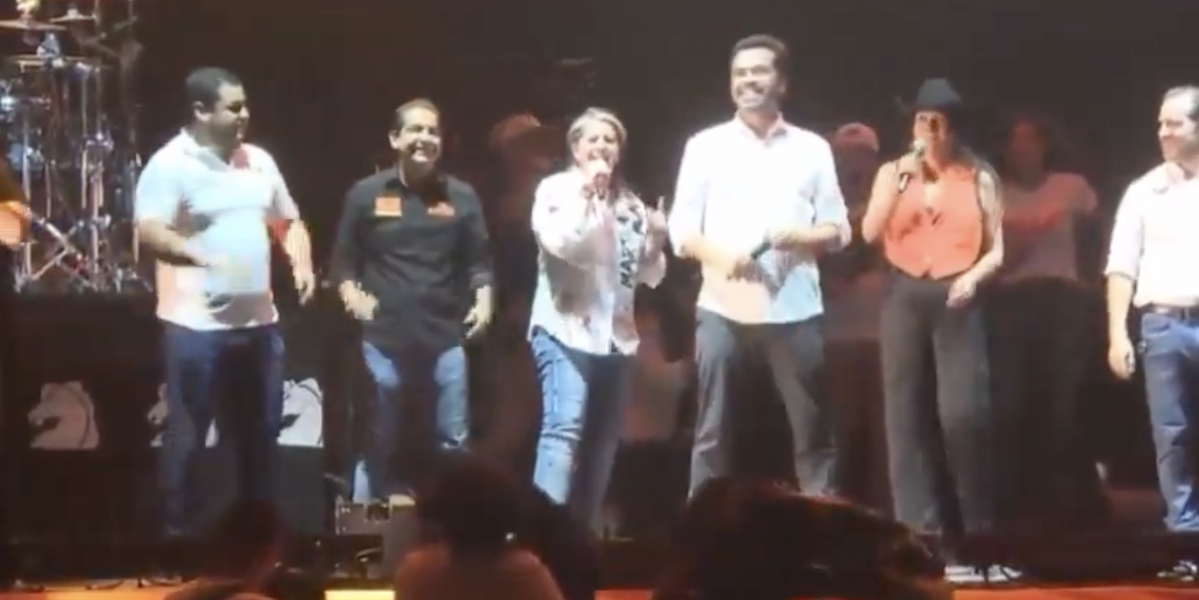 Varios heridos deja el colapso de una tarima durante el cierre de campaña de Movimiento Ciudadano, en México